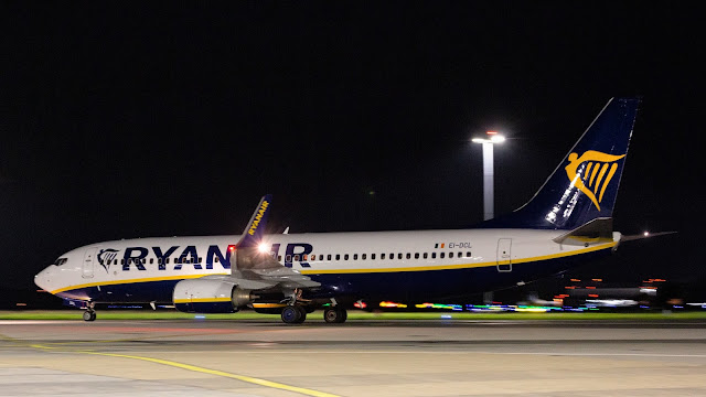 EI-DCL B738 Ryanair Oisín Tierney