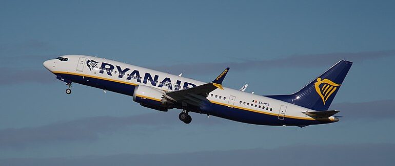 EI-HGE_-_Boeing_737_MAX_8-200_-_Ryanair_STN_151022