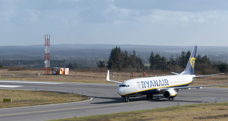 149-ryanair_runway